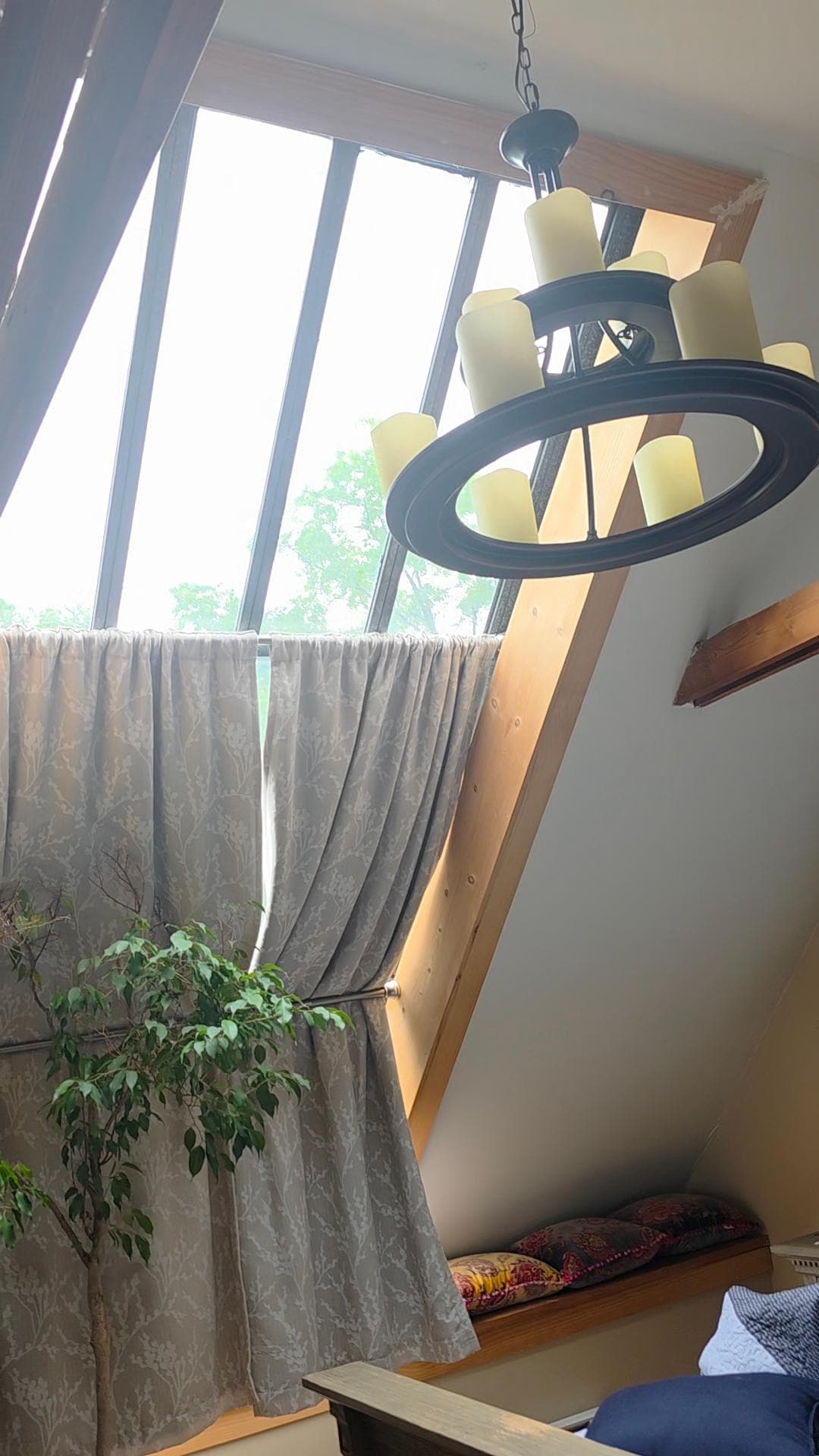 Big Beautiful bright room