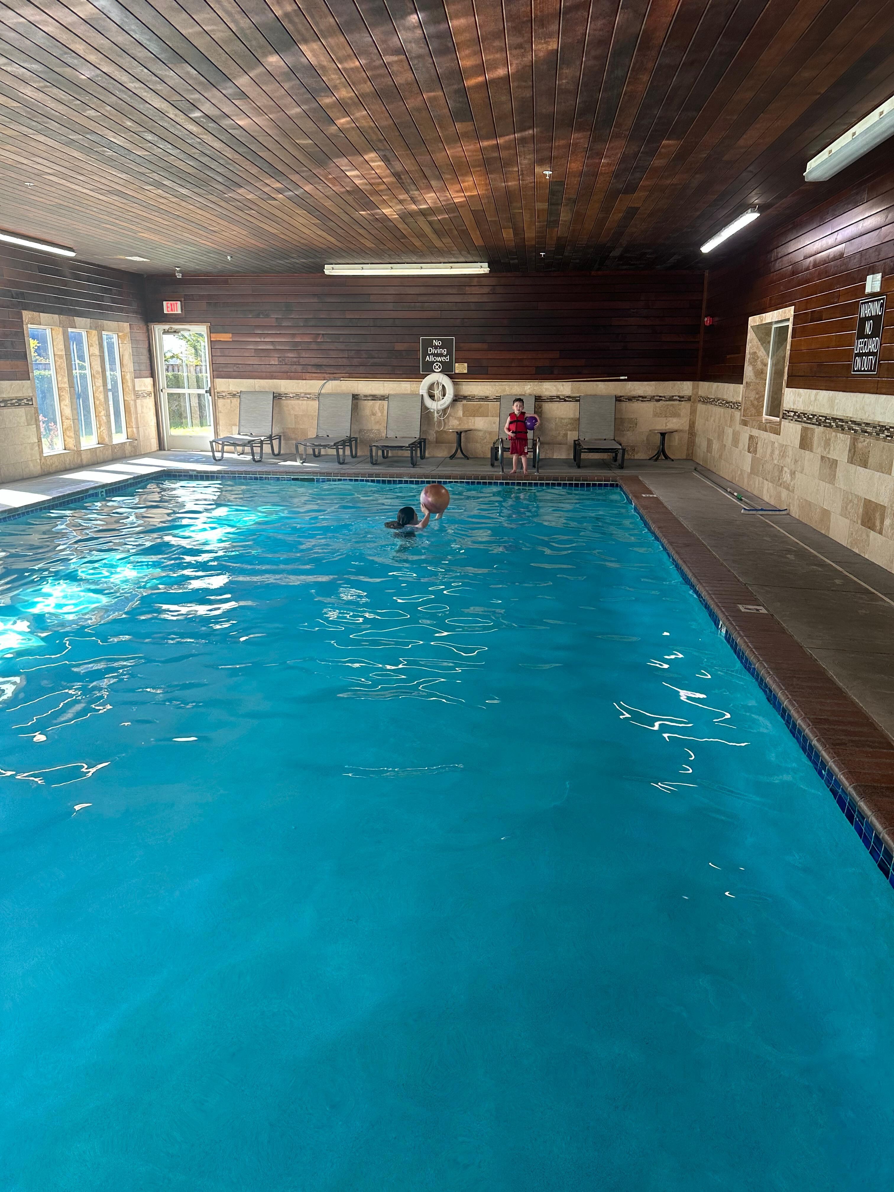 The pool was warmer than most pools (which we love) lifejackets provided and toys/ floating devices shower and seating 