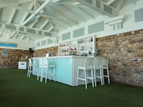 Pool bar