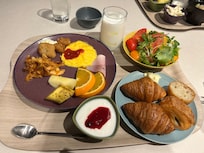 朝食