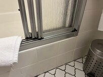 Duschtür Schimmel in den Ecken