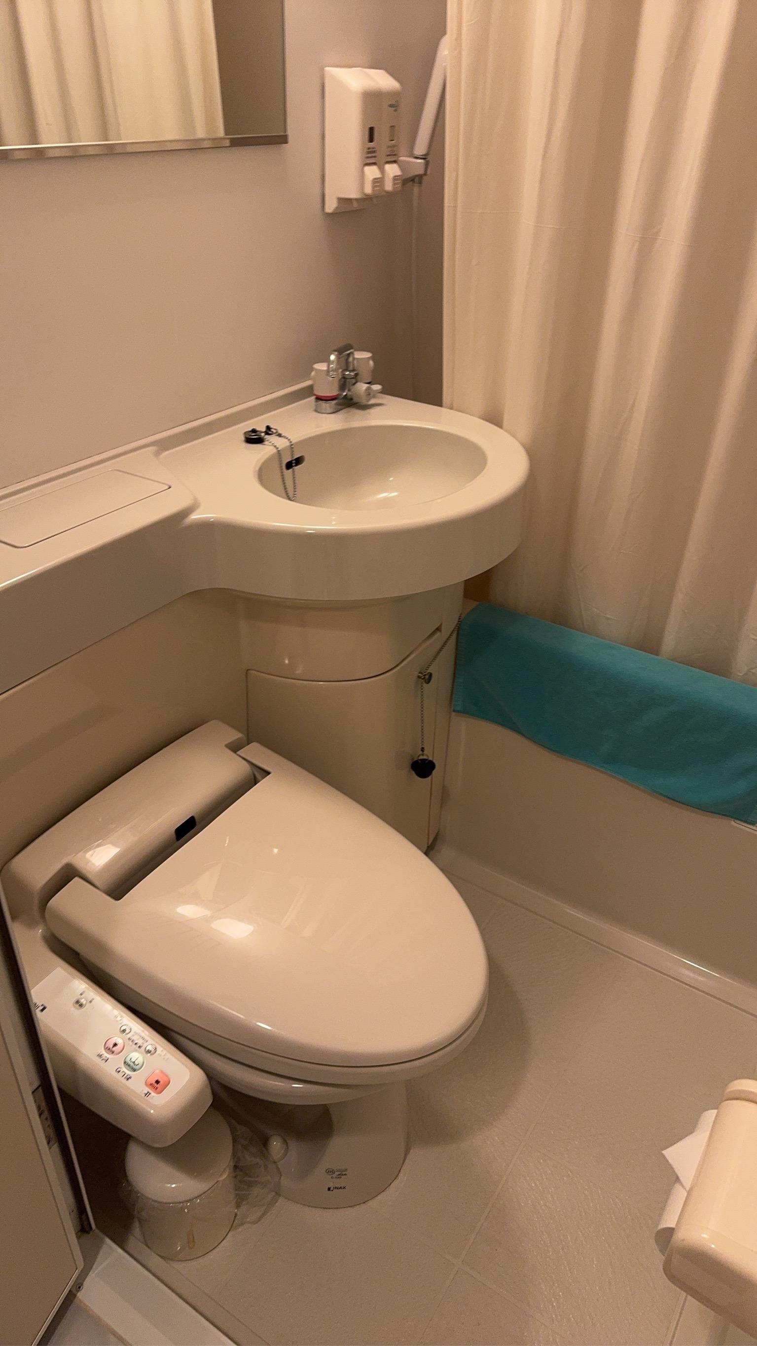 ３点ユニット、シャワーの水圧は問題ないです。