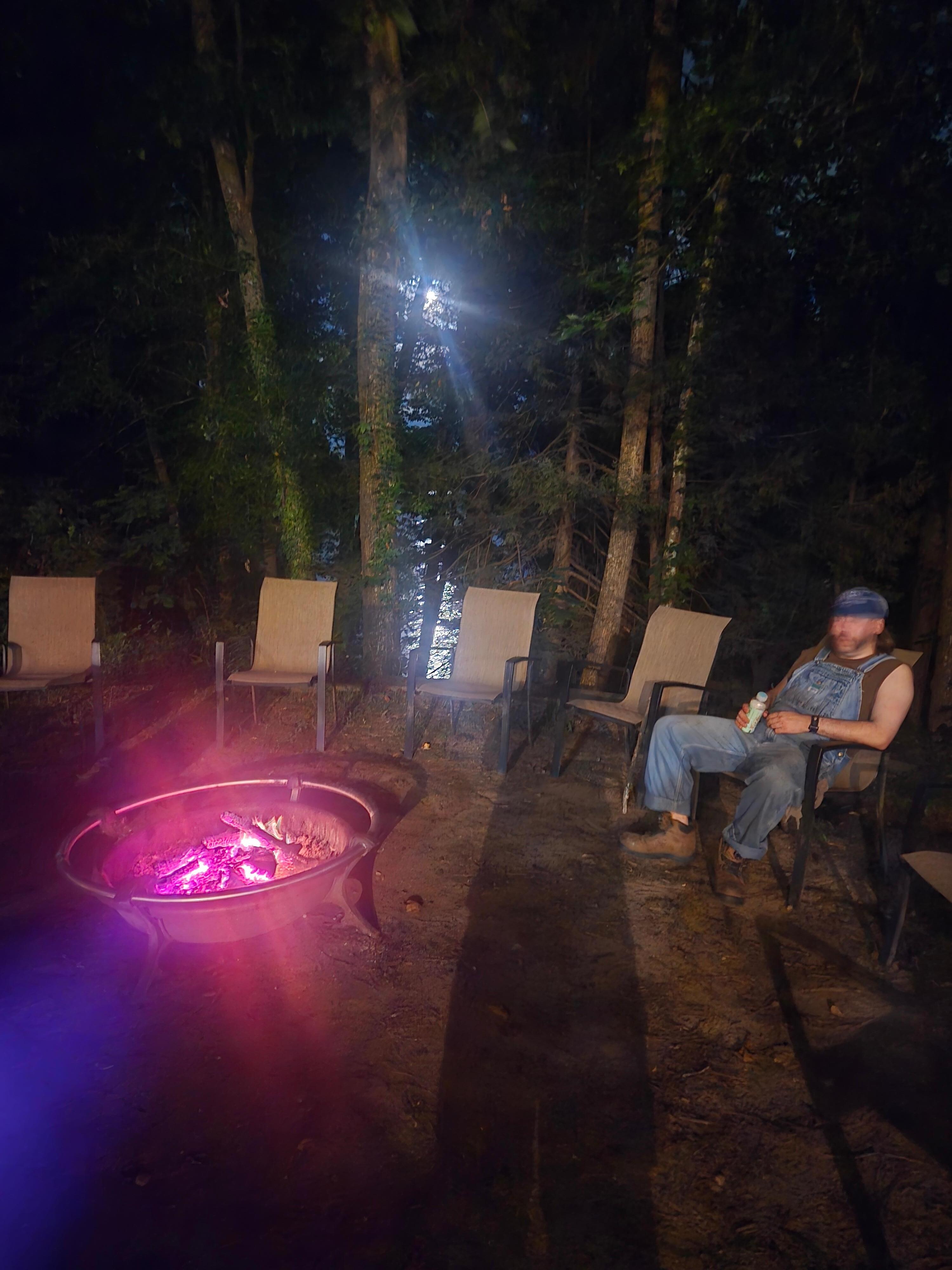 Beautiful fire pit, we watched a movie the last night
