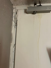 Ce que l’on voit en haut et à gauche se passe de commentaires