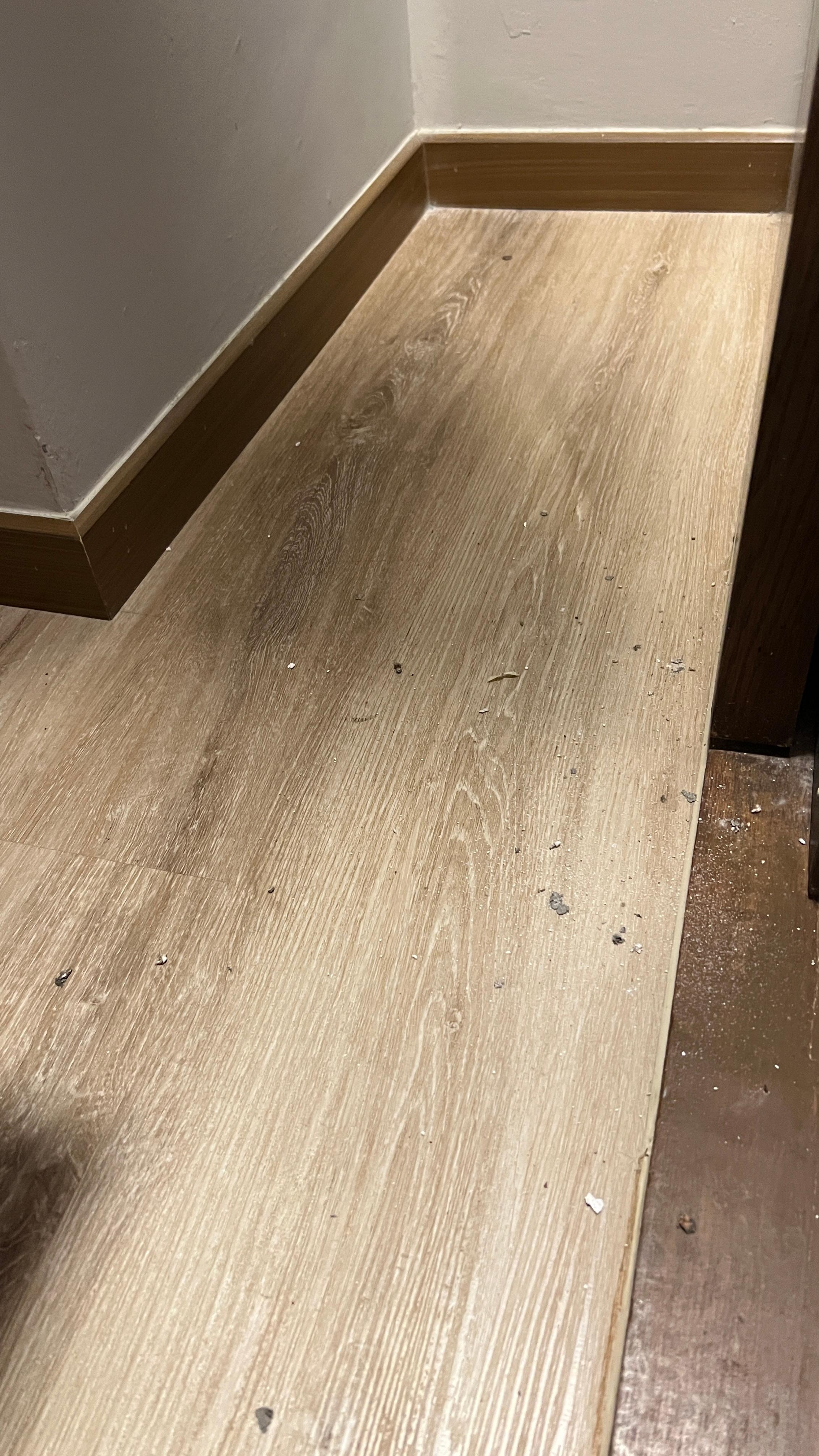 Wandschrank schreklich