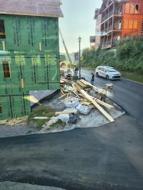 Example of construction site. It's a very stressful environment. When the host stopped by to check the cable we needed to shout to hear each other.