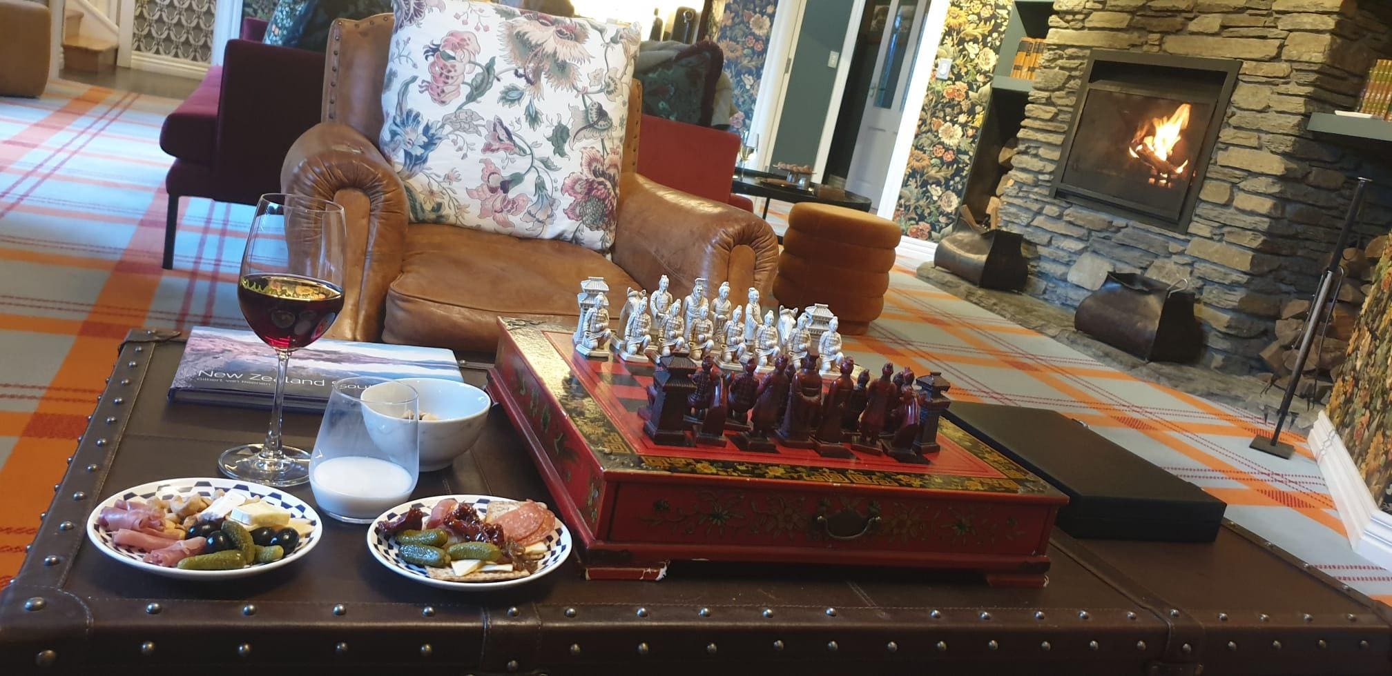 Complimentary Happy Hour at 5pm. 👌 