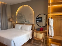 Each bedroom has a comfy king bed and ensuite (we weren’t sure of that!)