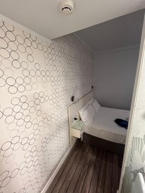 Habitación doble económica. Cama 135cm.