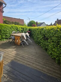 La terrasse avec barbecue