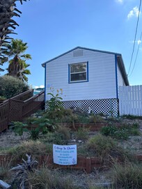 Quiet and private location walking distance to beach
