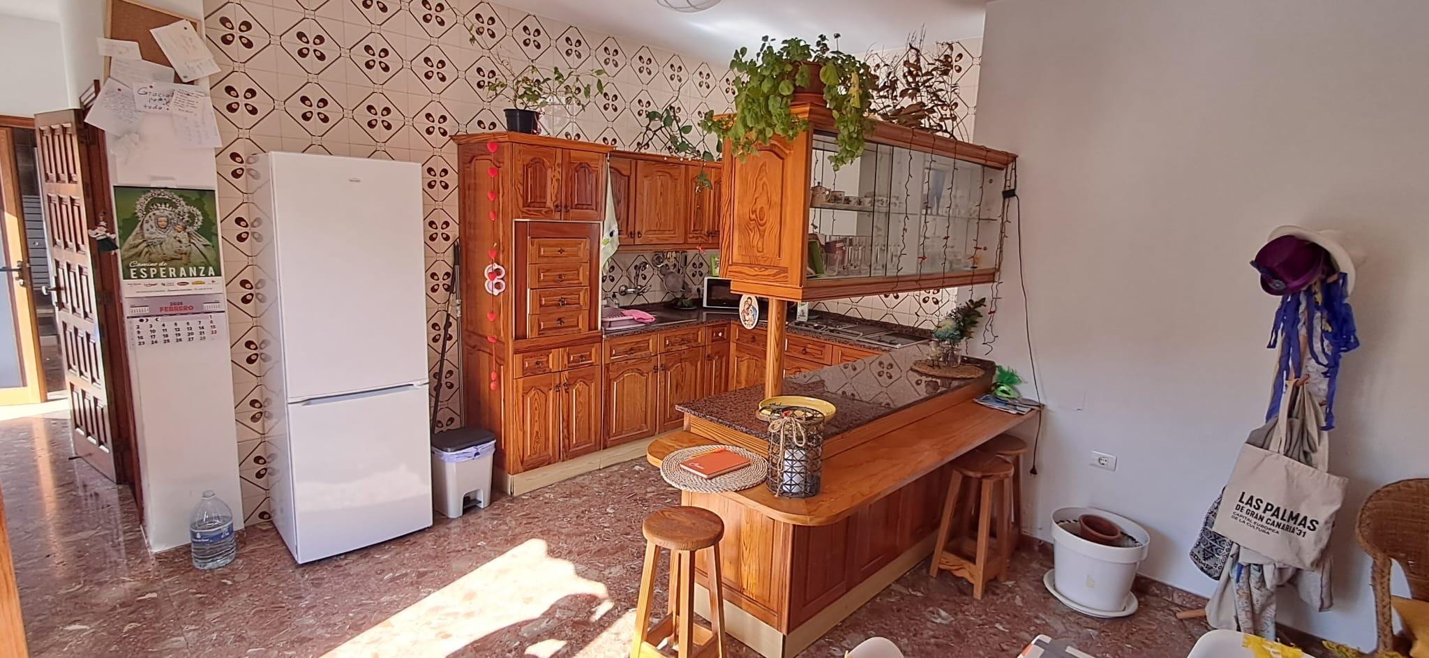 Il y a une cuisine commune, ainsi qu’une terrasse commune au deuxième étage qui permet de mettre des aliments au frigo et de manger au logement si l’on veut. Ça nous a permis de prendre nos petits déjeuners sur place avec des courses faites à terror 