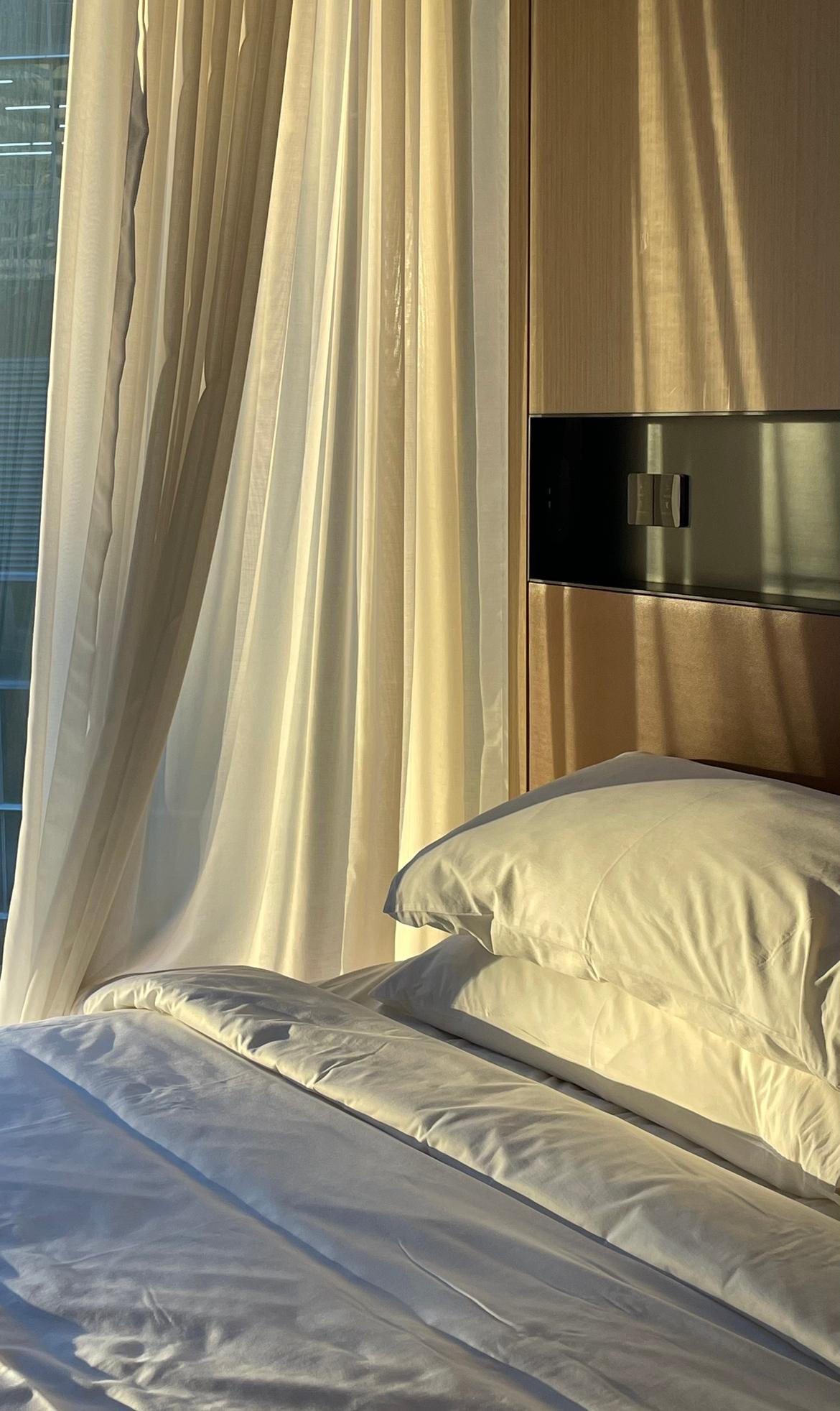 Auto opening blinds