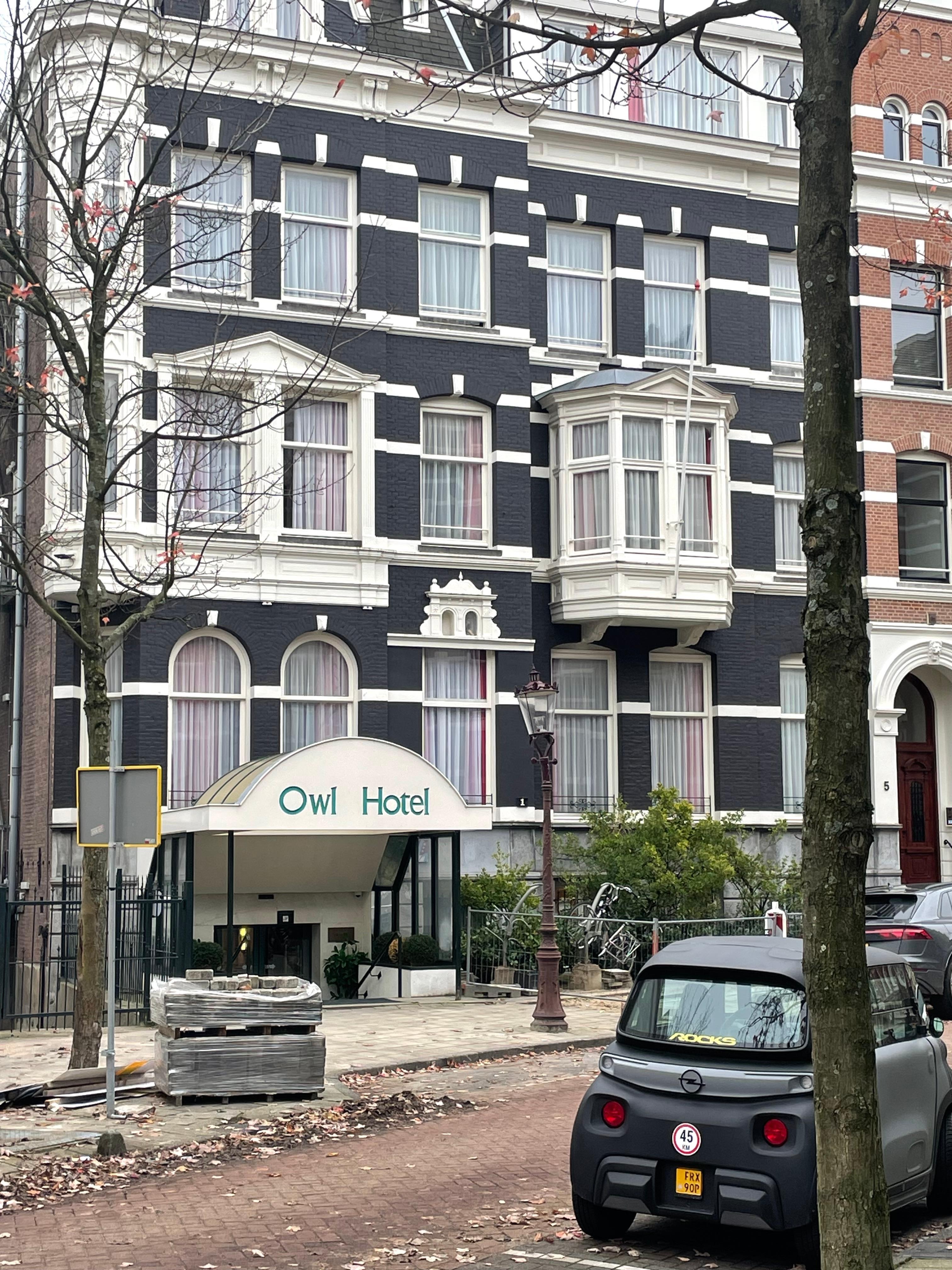 Perfect location. Very walkable area.