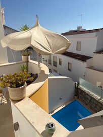 Breakfast patio above the plunge pool