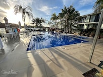 Sails pool in the early morning