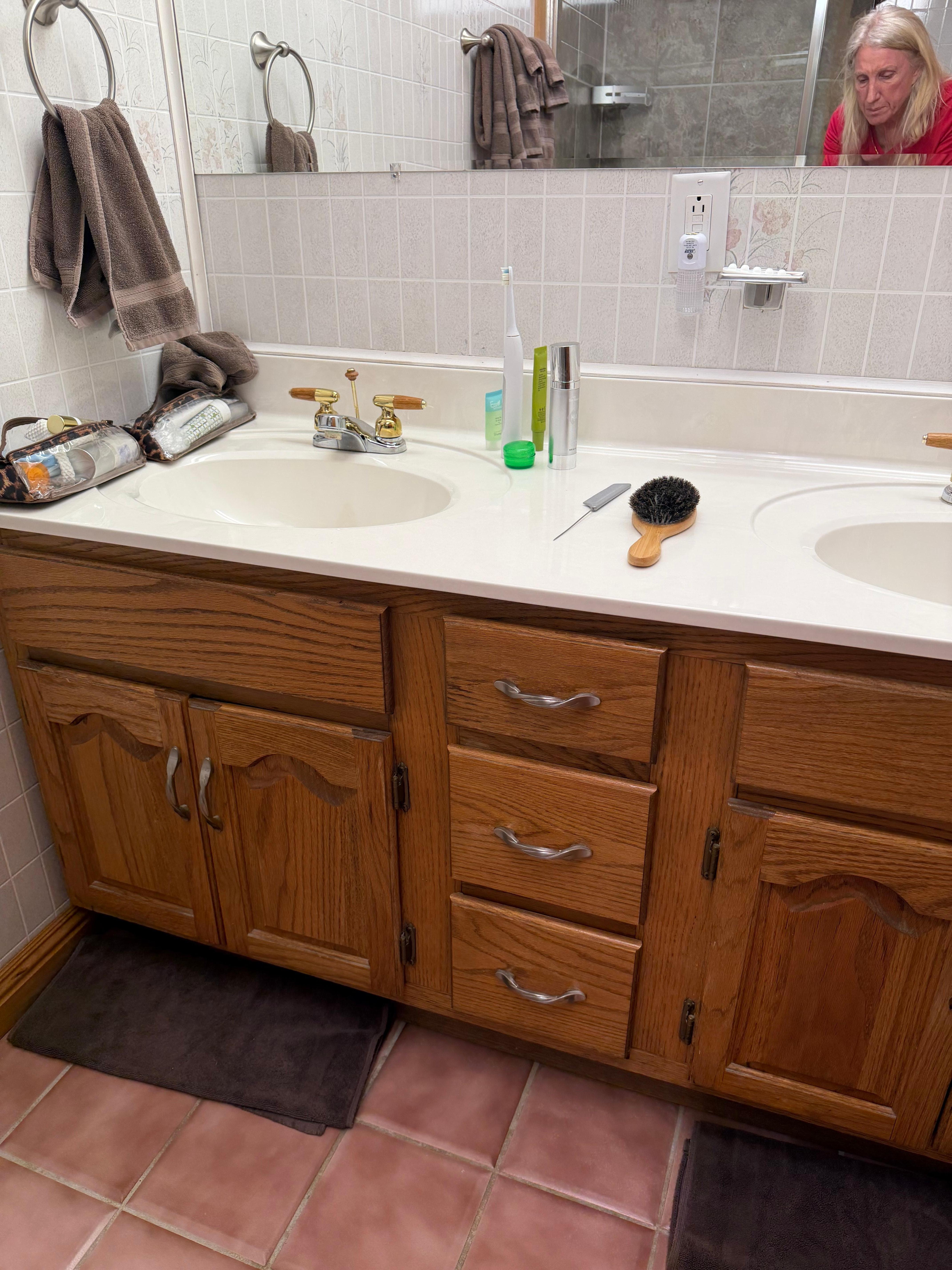 1970’s original bathroom. 