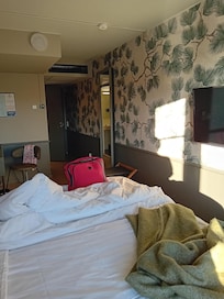 Rymligt o snyggt rum.