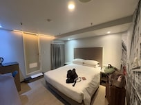 The single room with no window.