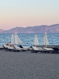 Plenty of places to lay by the beach