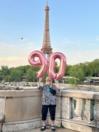 My mom celebrated her 90th birthday in Paris and the staff couldn’t have been nicer to her ! They were great