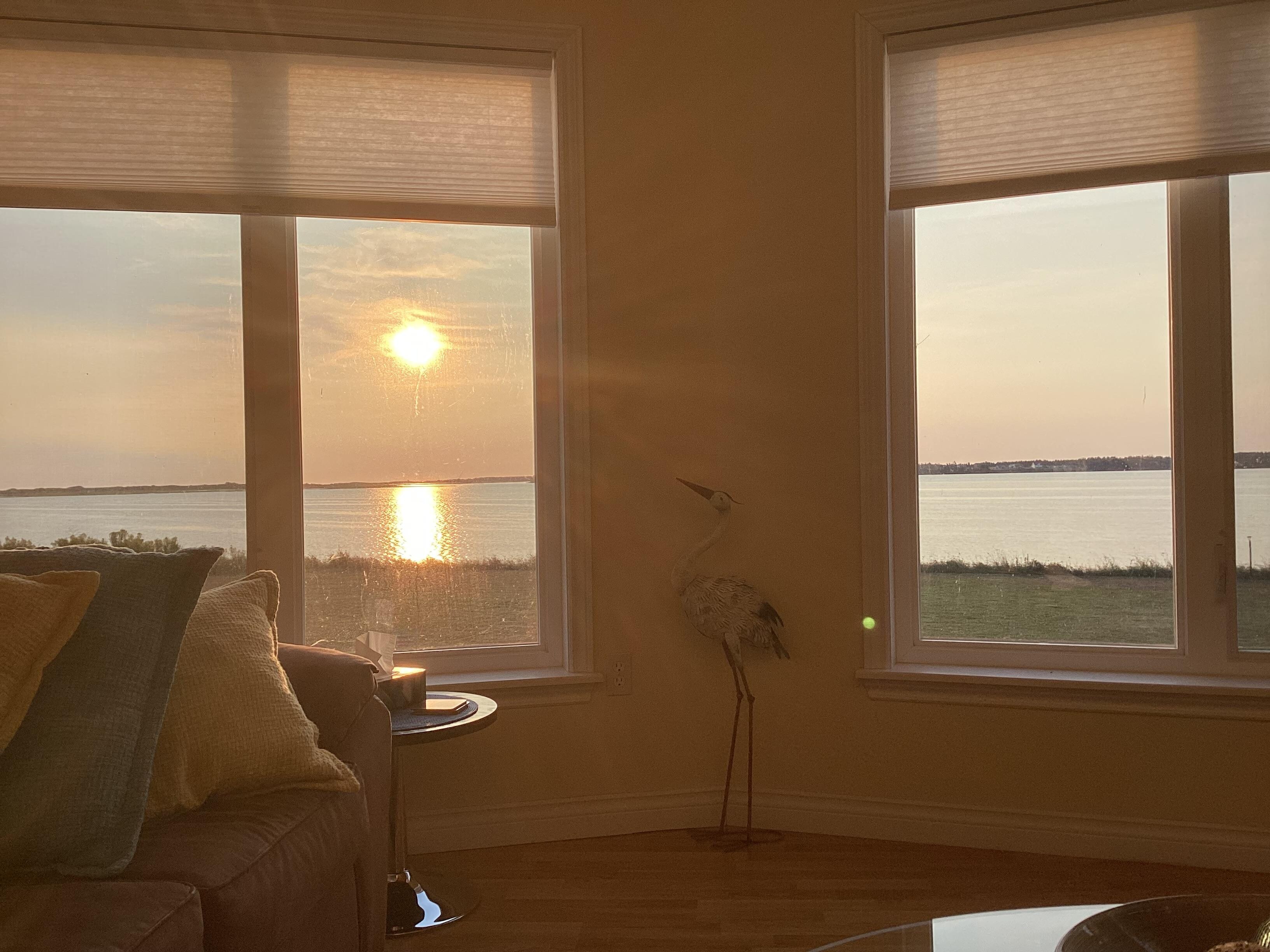 Sunrise sitting. The living room.