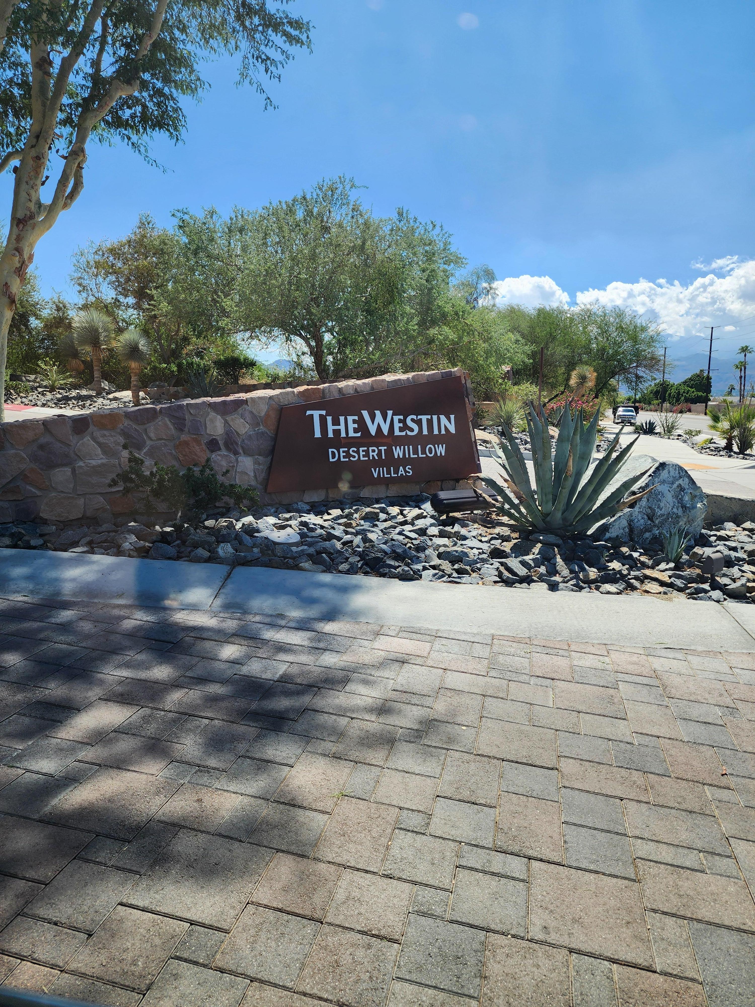 If you want a relaxing weekend and getaway from the city ✨️ the couples weekend was great 