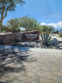 If you want a relaxing weekend and getaway from the city âšïž the couples weekend was great