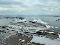 飛鳥IIIが入港してきました