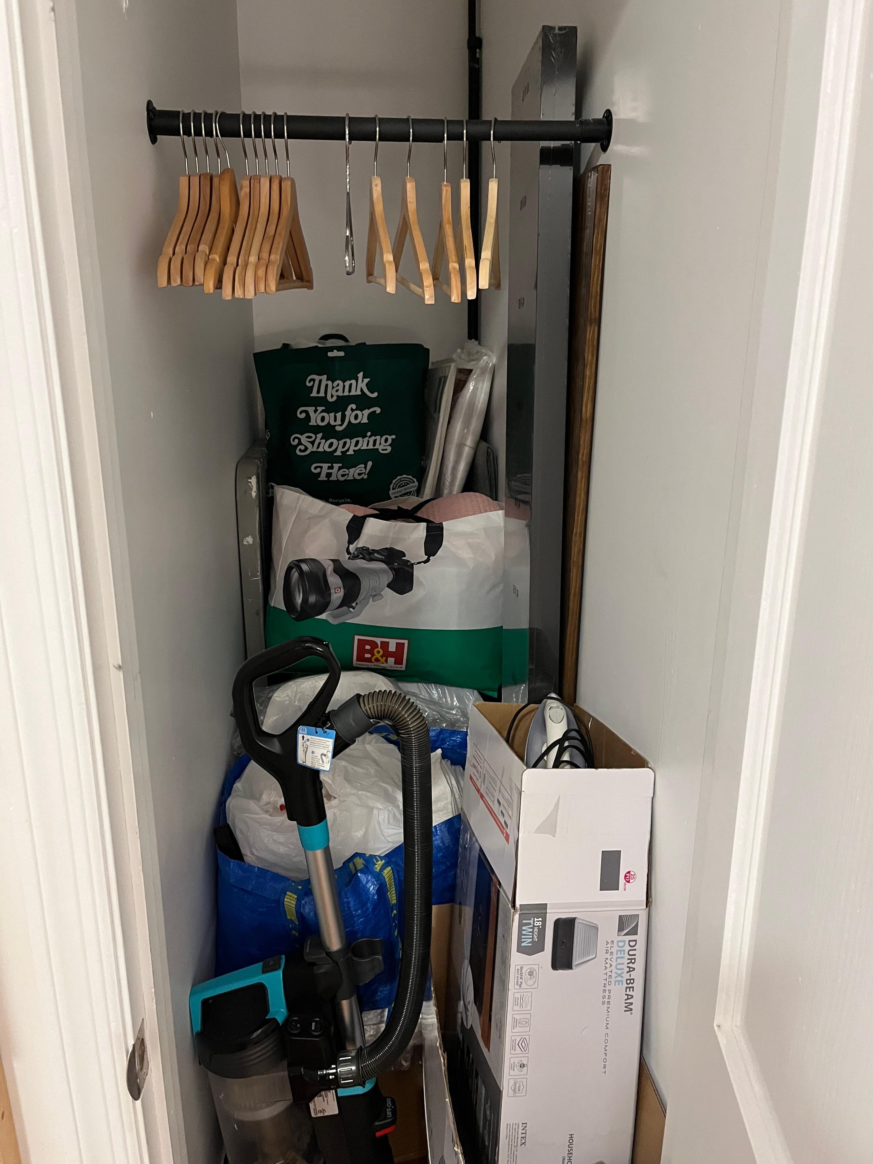 Closet in main bdrm; space for clothes?