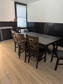 Roomy table
