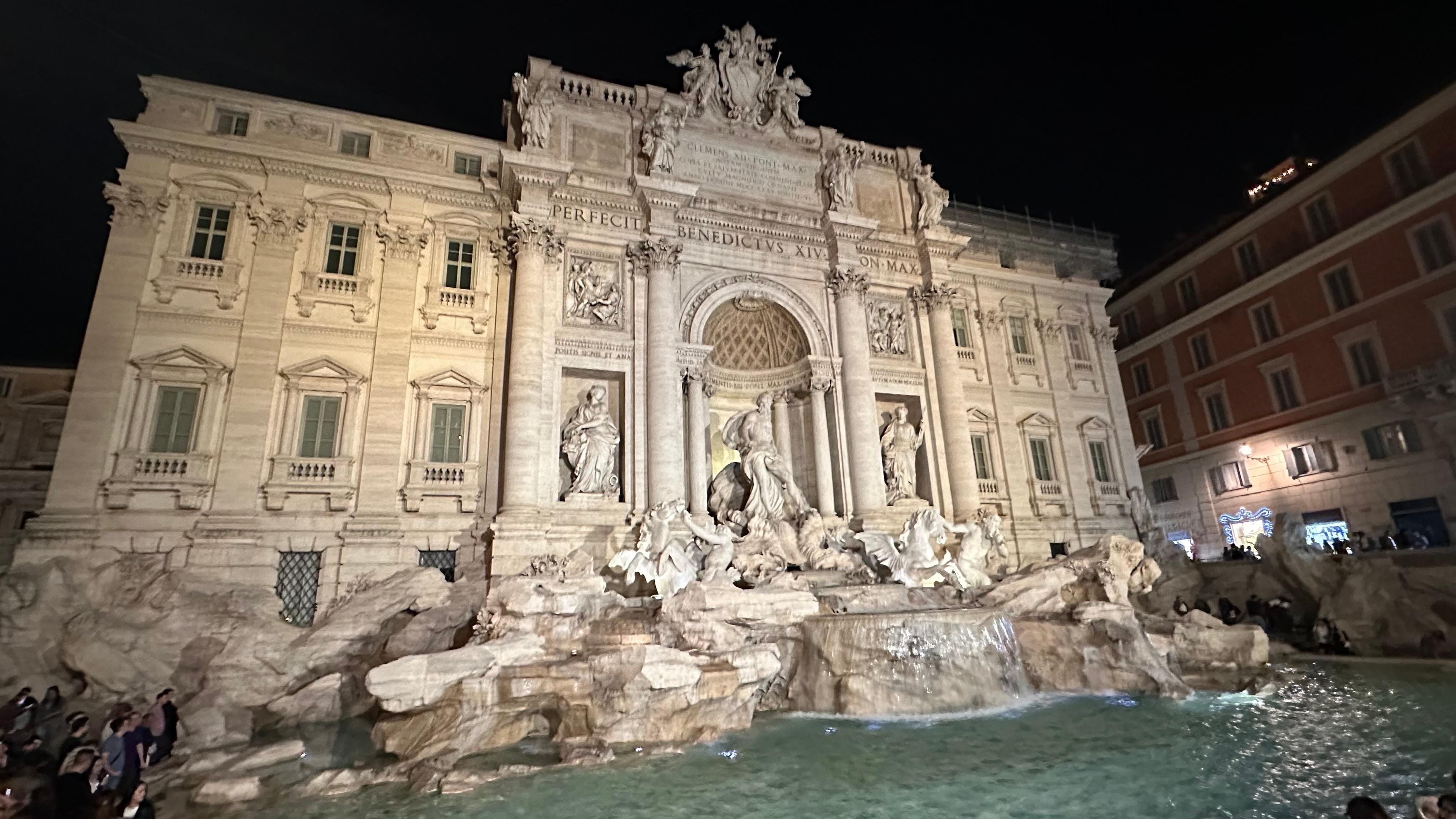 Walk to the Trevi Fountain