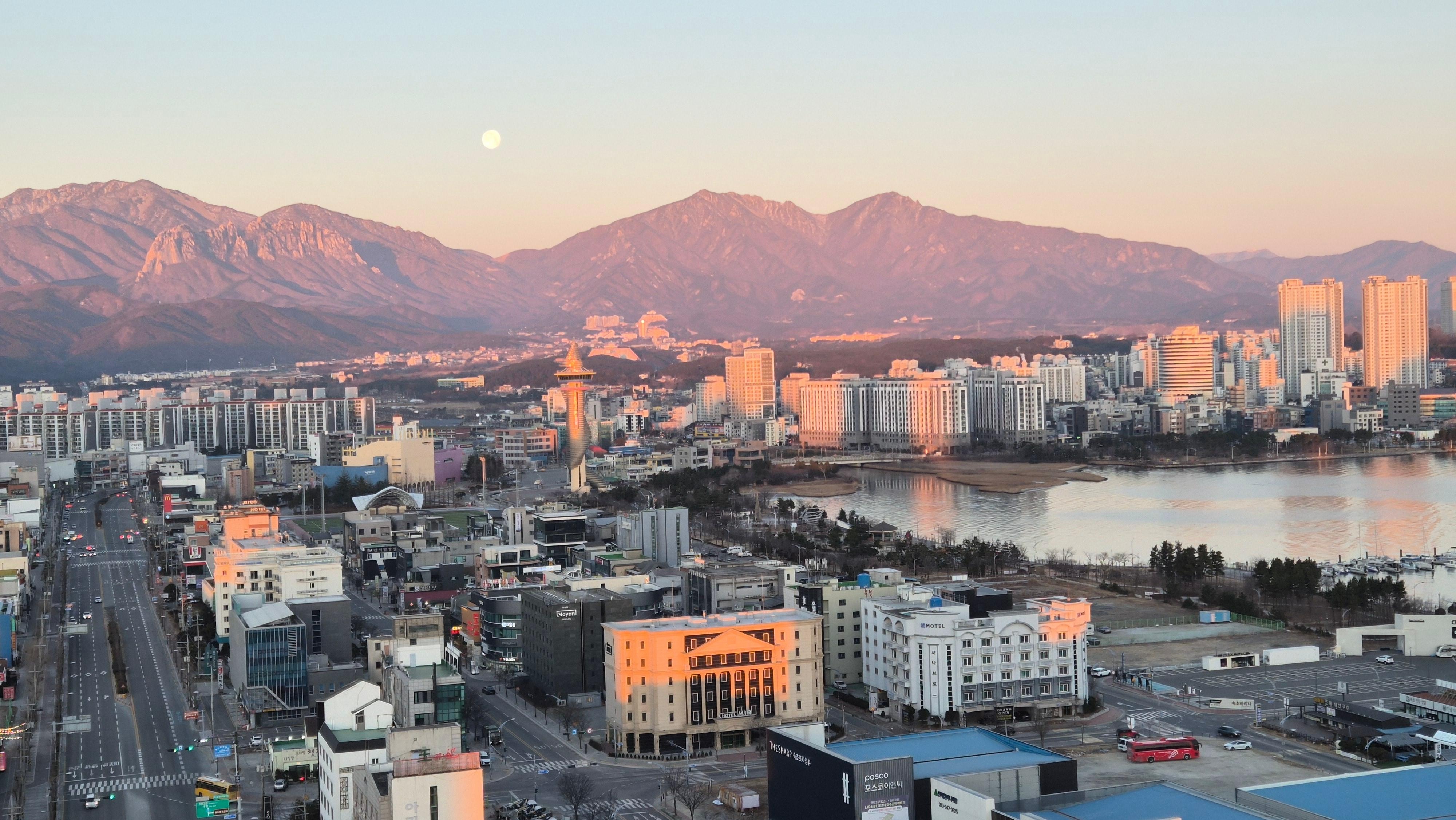 방에서 보이는 경치