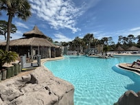 Great pool! And hot tub!