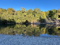 Great spot on the river for locals only. Hardly anyone around.