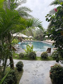 Pool by day