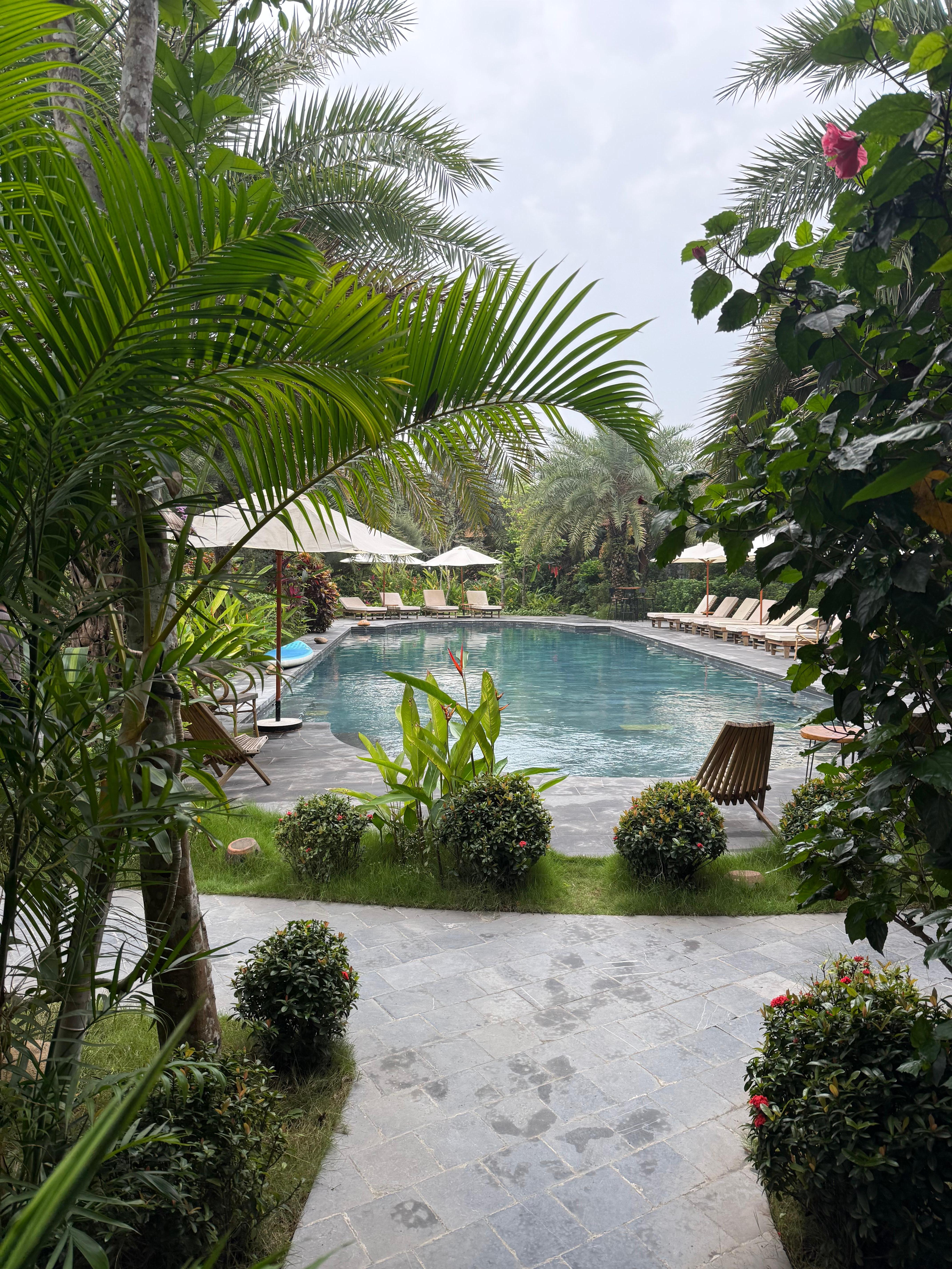 Pool by day