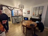 Salle à manger/salon, cuisine attenante