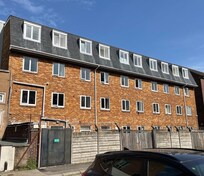 Westflügel mit Dachgeschoss Zimmern