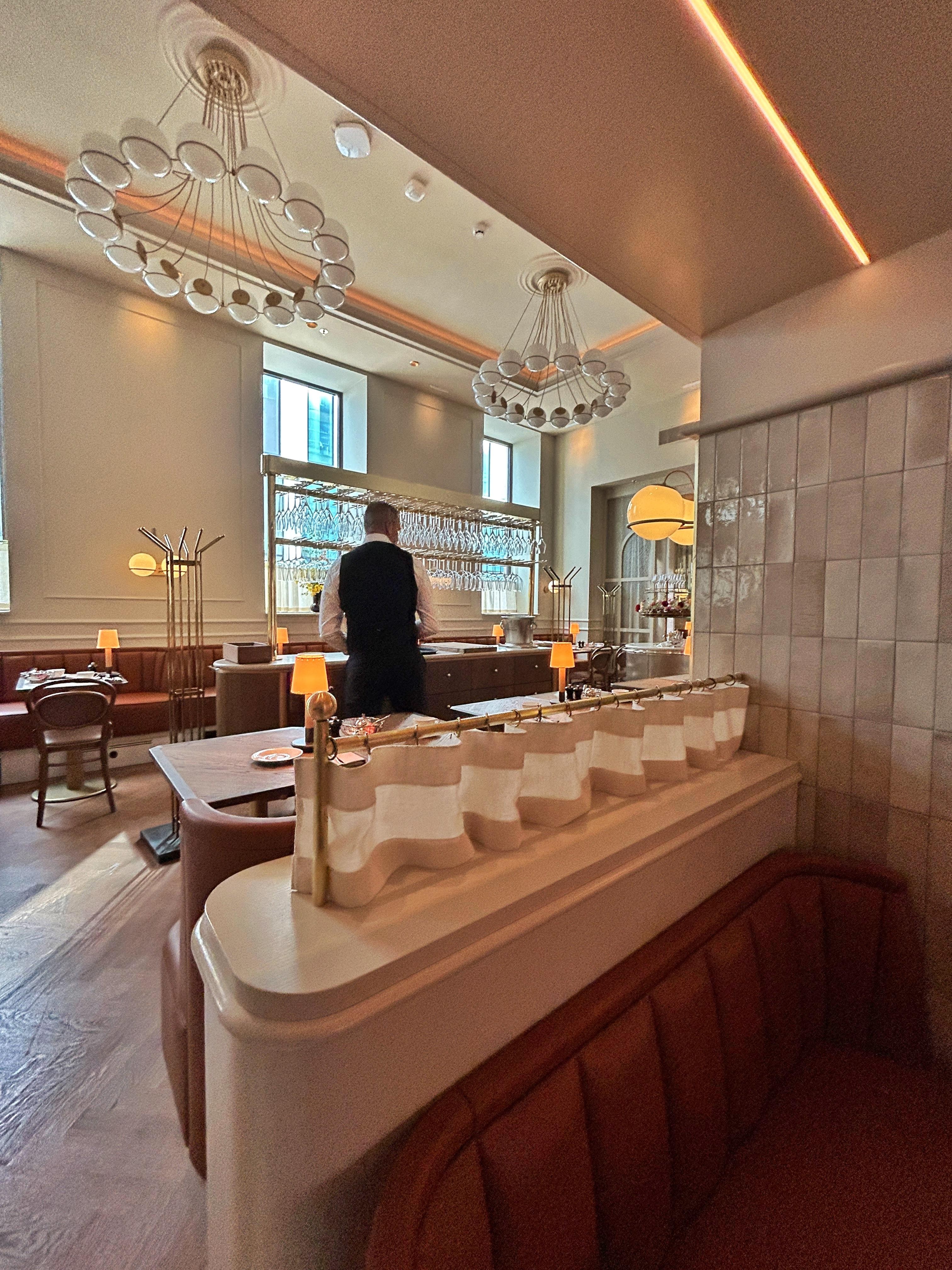 Salle de restauration de l’hôtel 