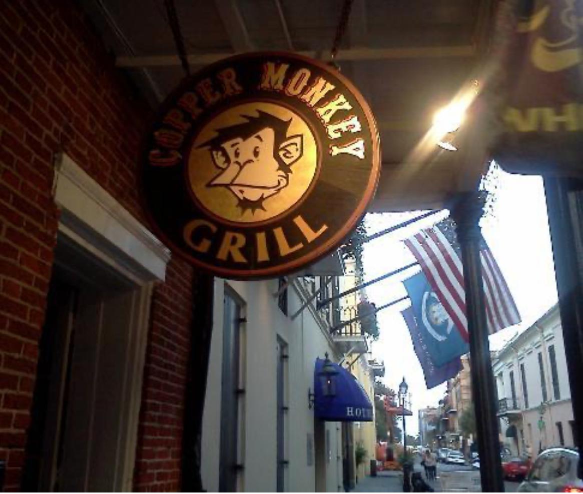 Very good restaurant and bar next door to property. Great po-boys