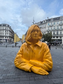 A yellow girl heading for the Moxy!
