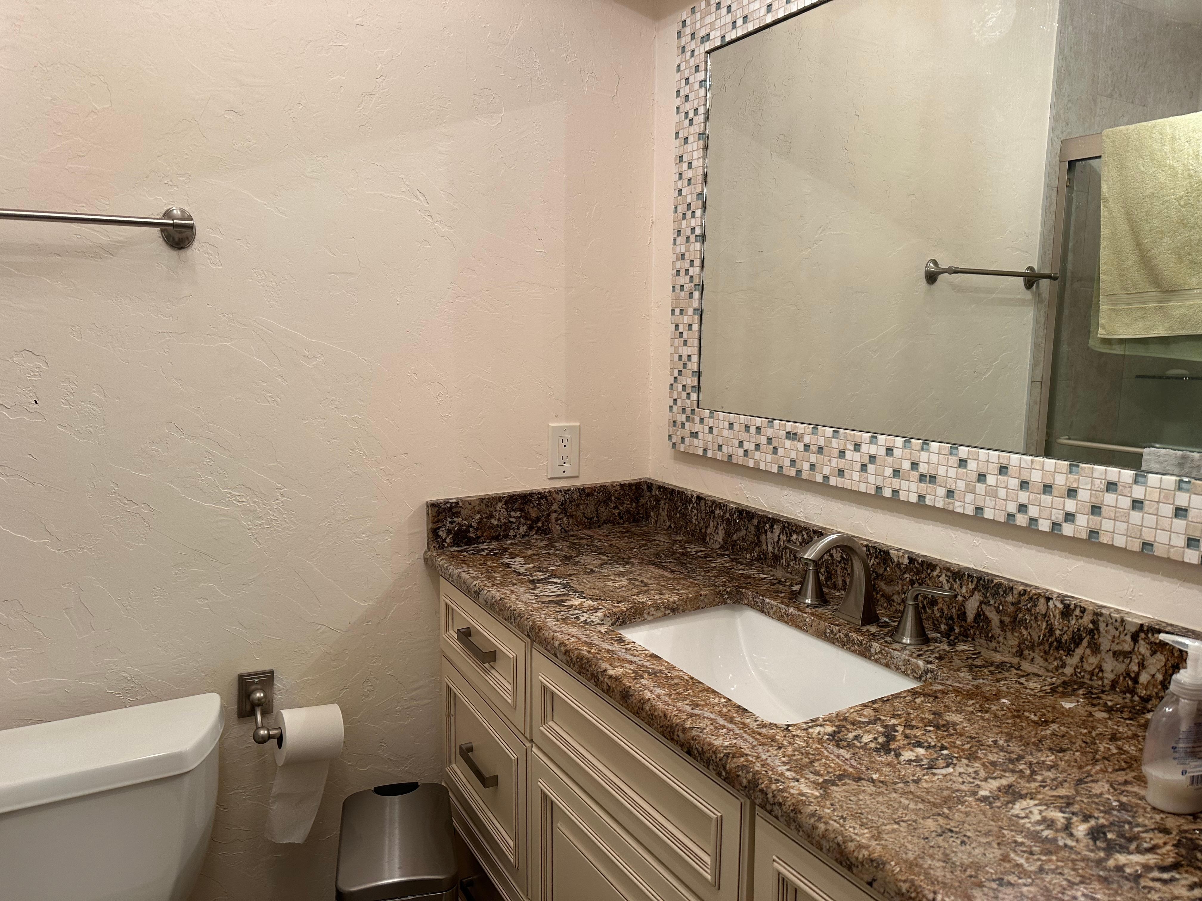 Bathroom w/Tiled Shower