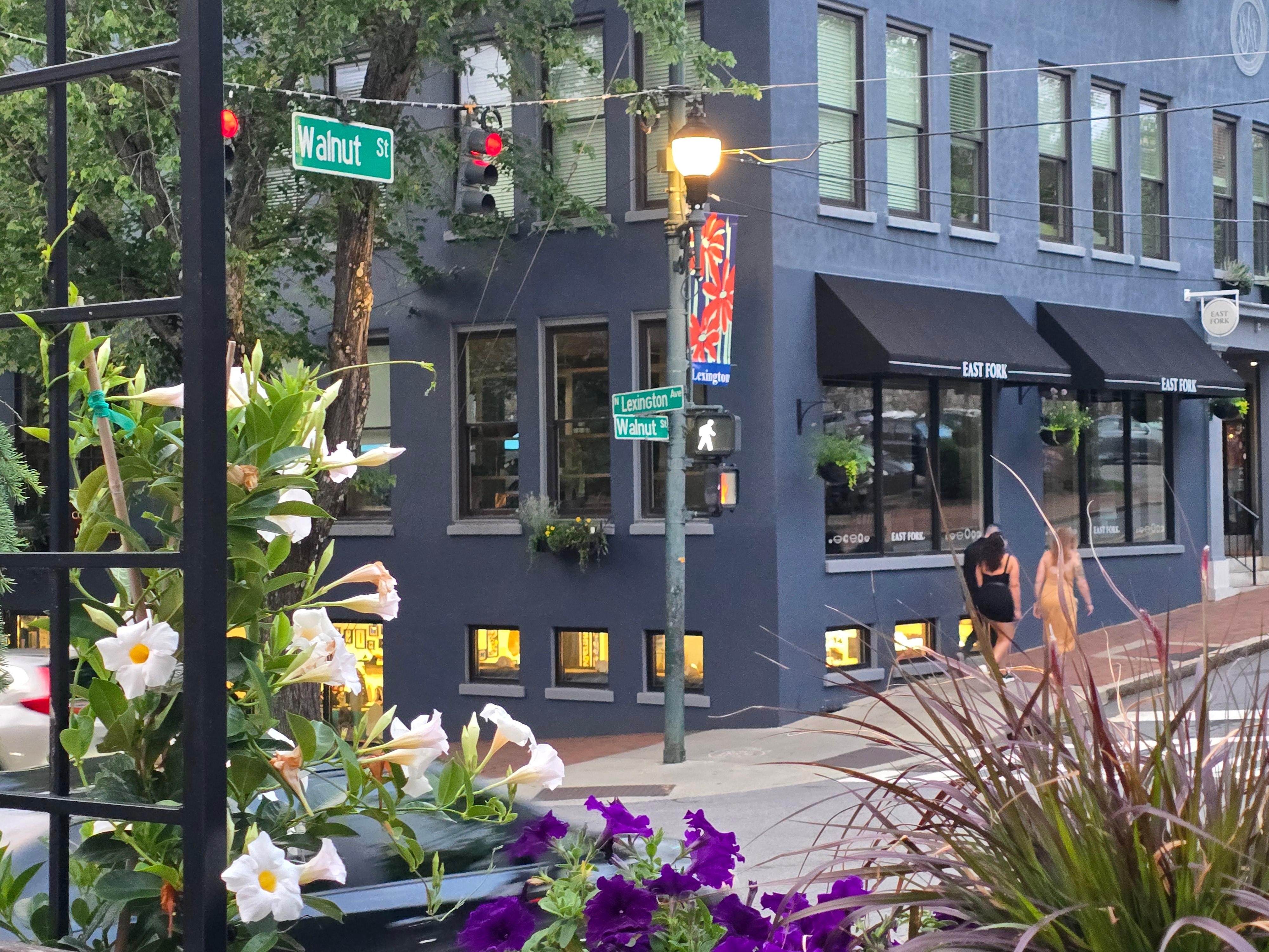 Intersection behind Luxe Loft