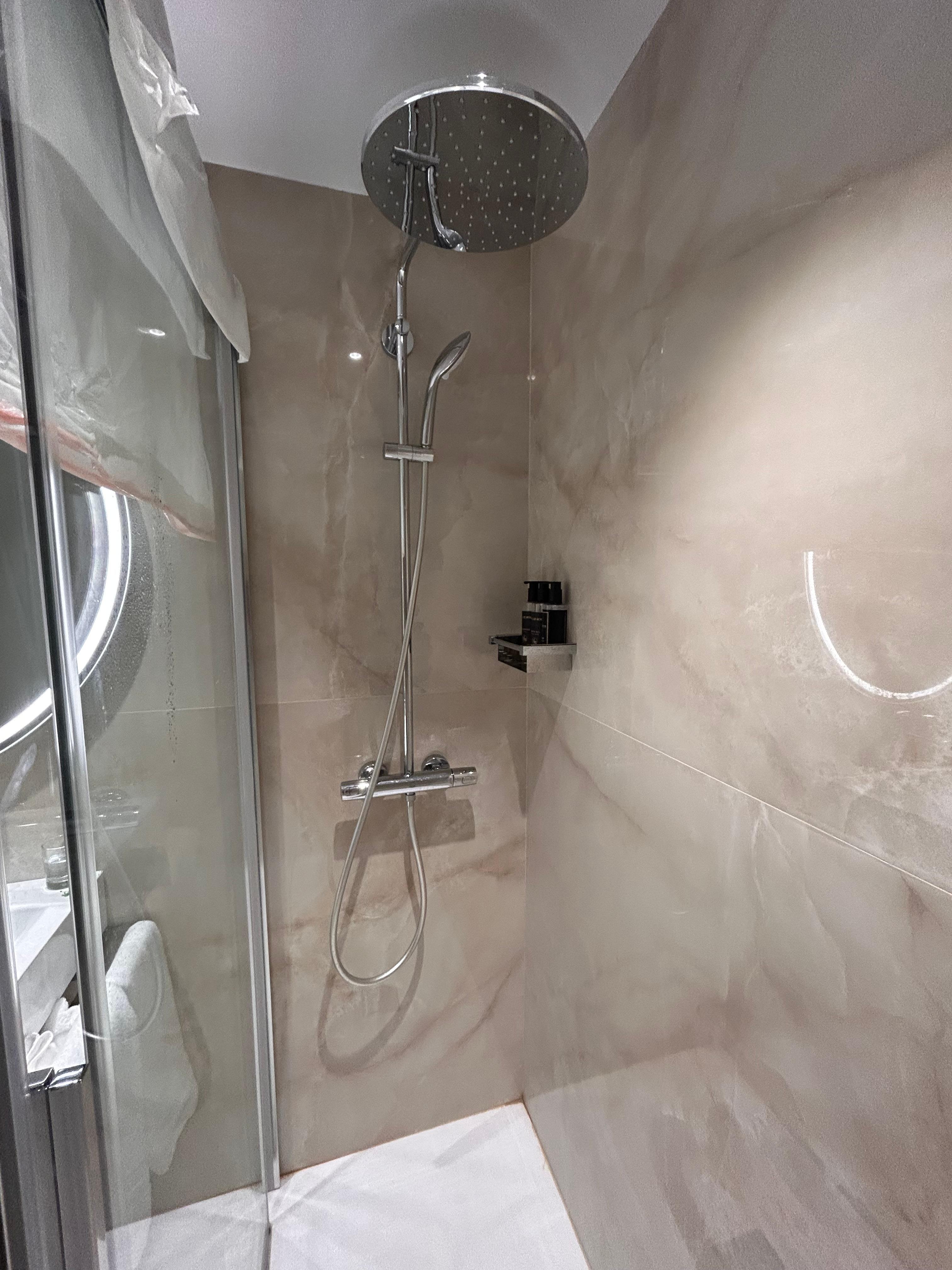 Metais novos, Boa ducha