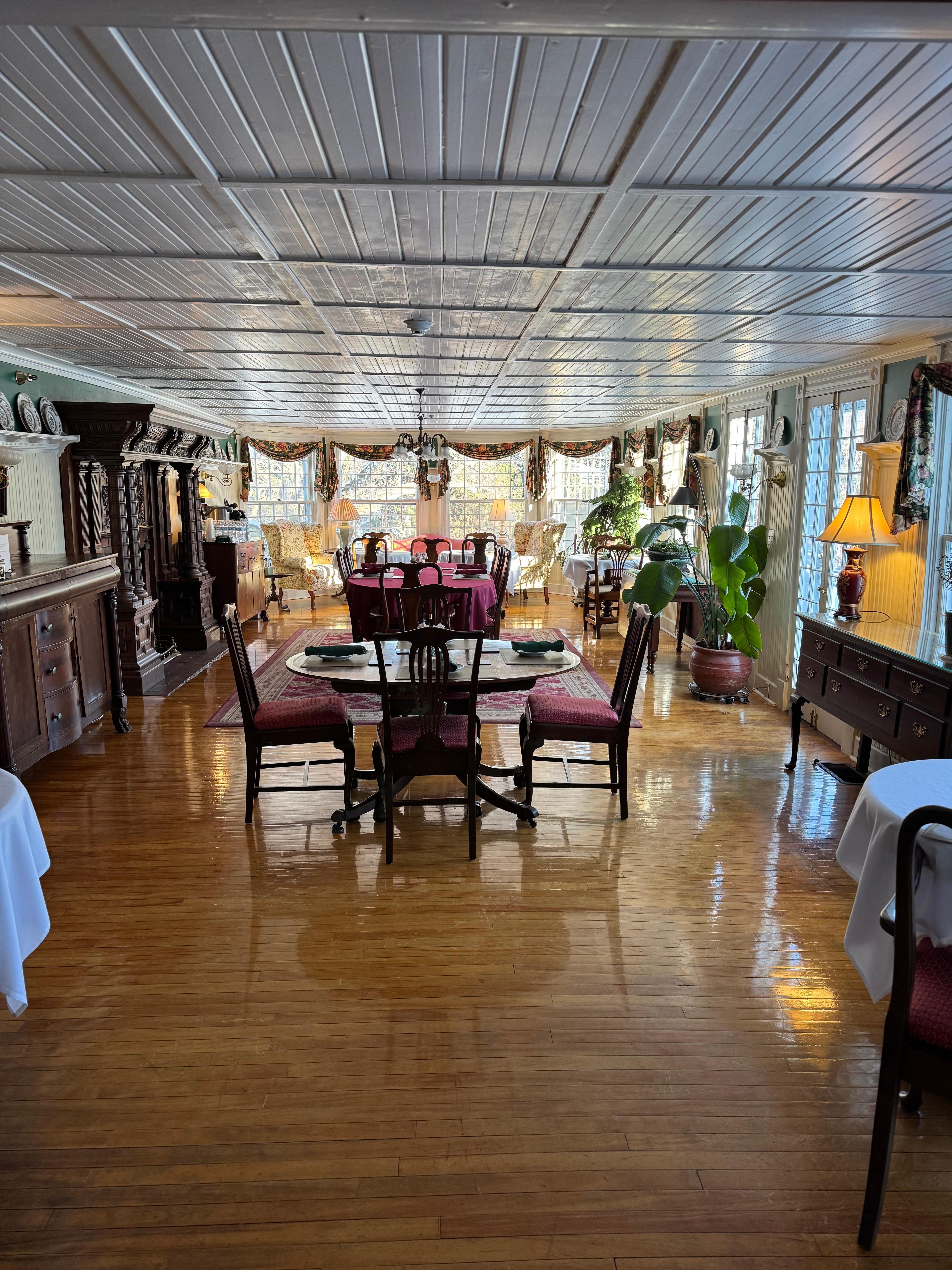 Main dinning area used for breakfast