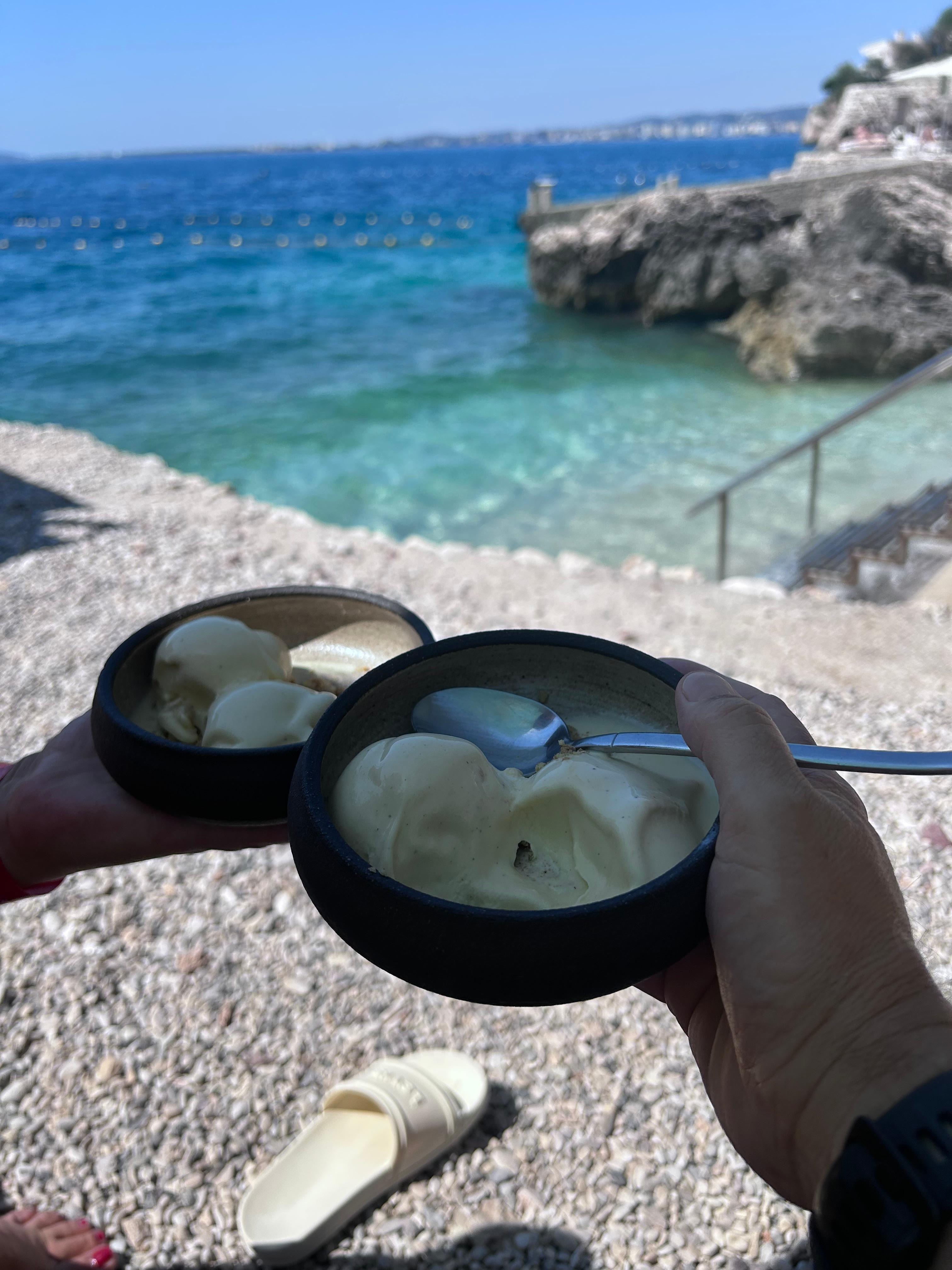 Ice cream at the beach