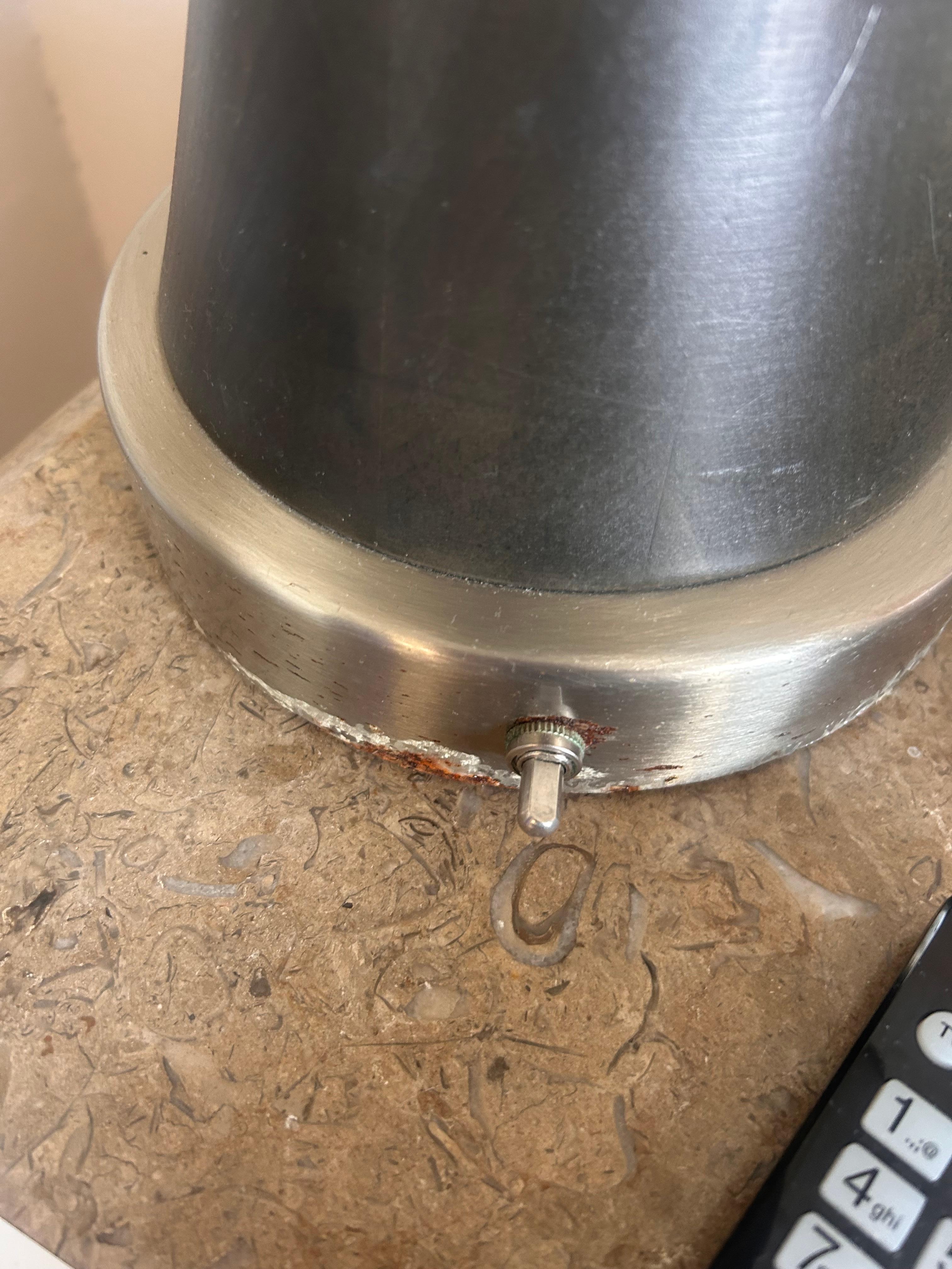 Lamp rusted and not workable