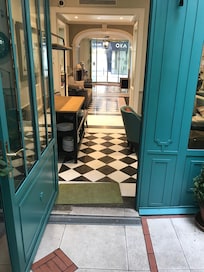 Lobbyområde - se fra hyggeområde mod udgang