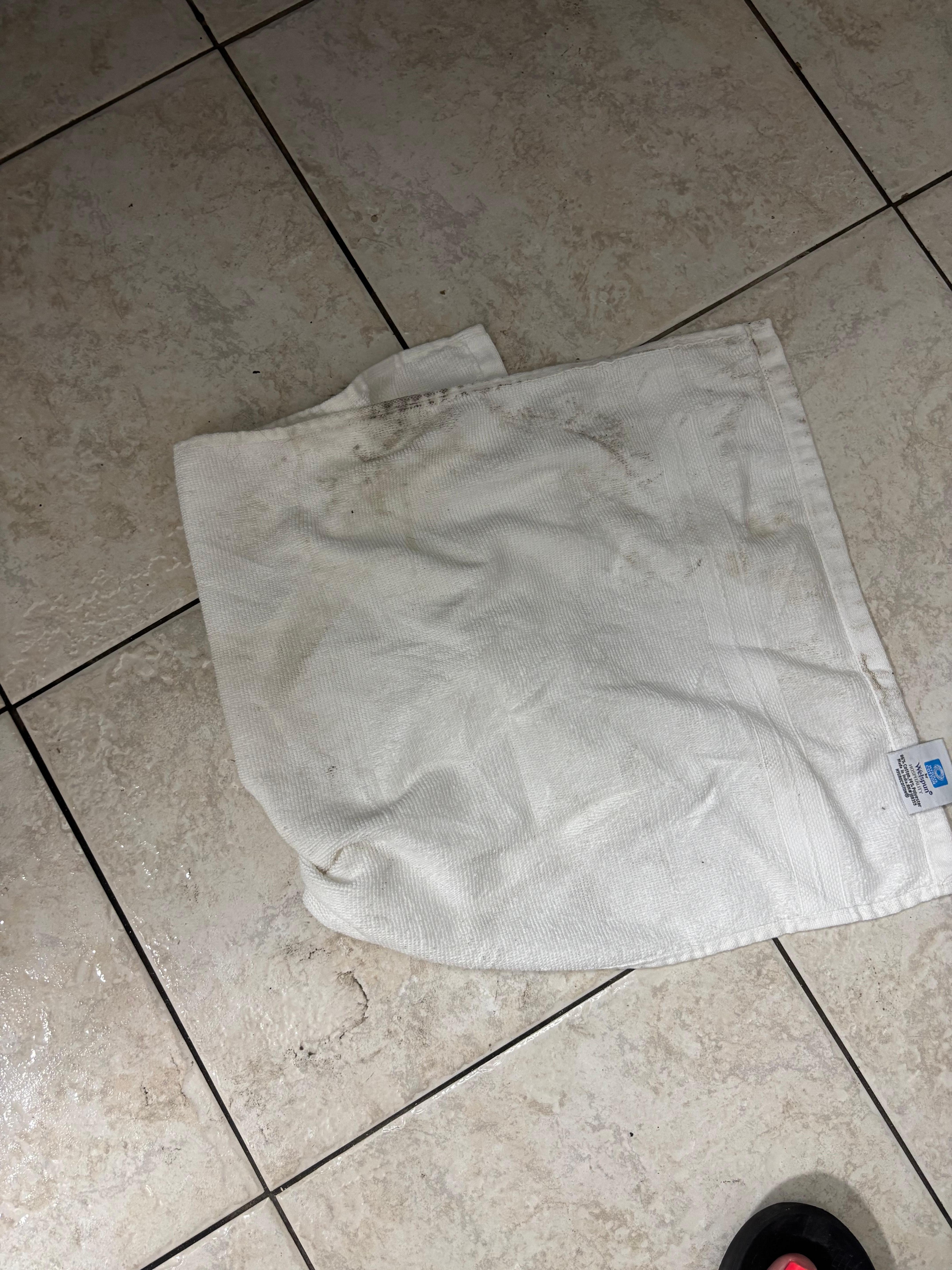 Dirty floor - 1st 5 minutes of lying in towel down